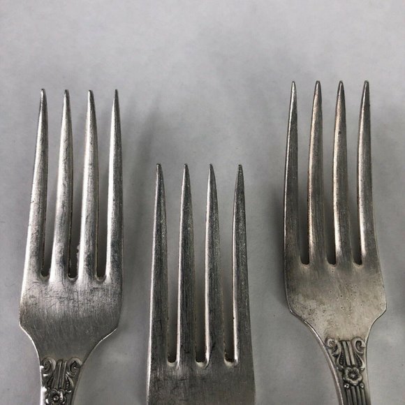 6 Grille Forks 7 1/2 Inch Wm A Rogers Oneida Sectional Lido Silverplate VTG Lot - Picture 6 of 12